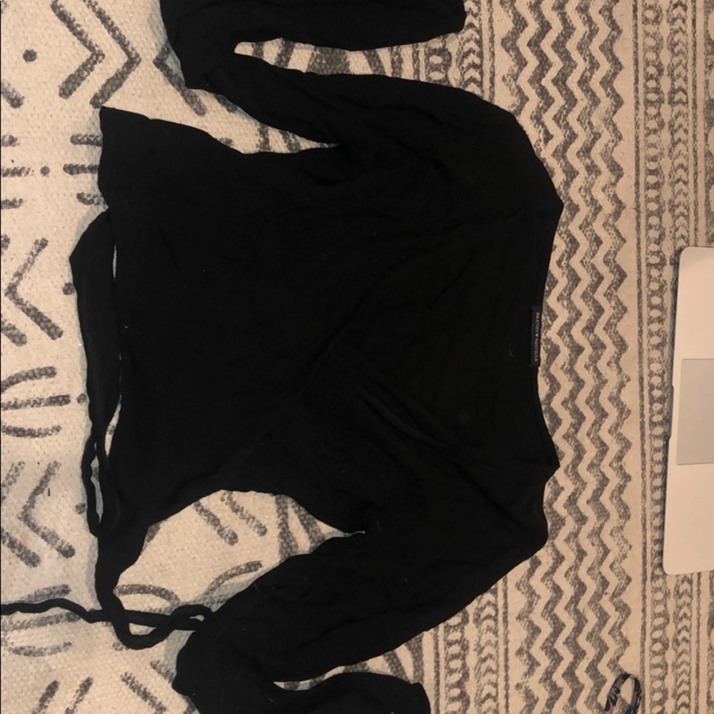Black brandy Melville rap top